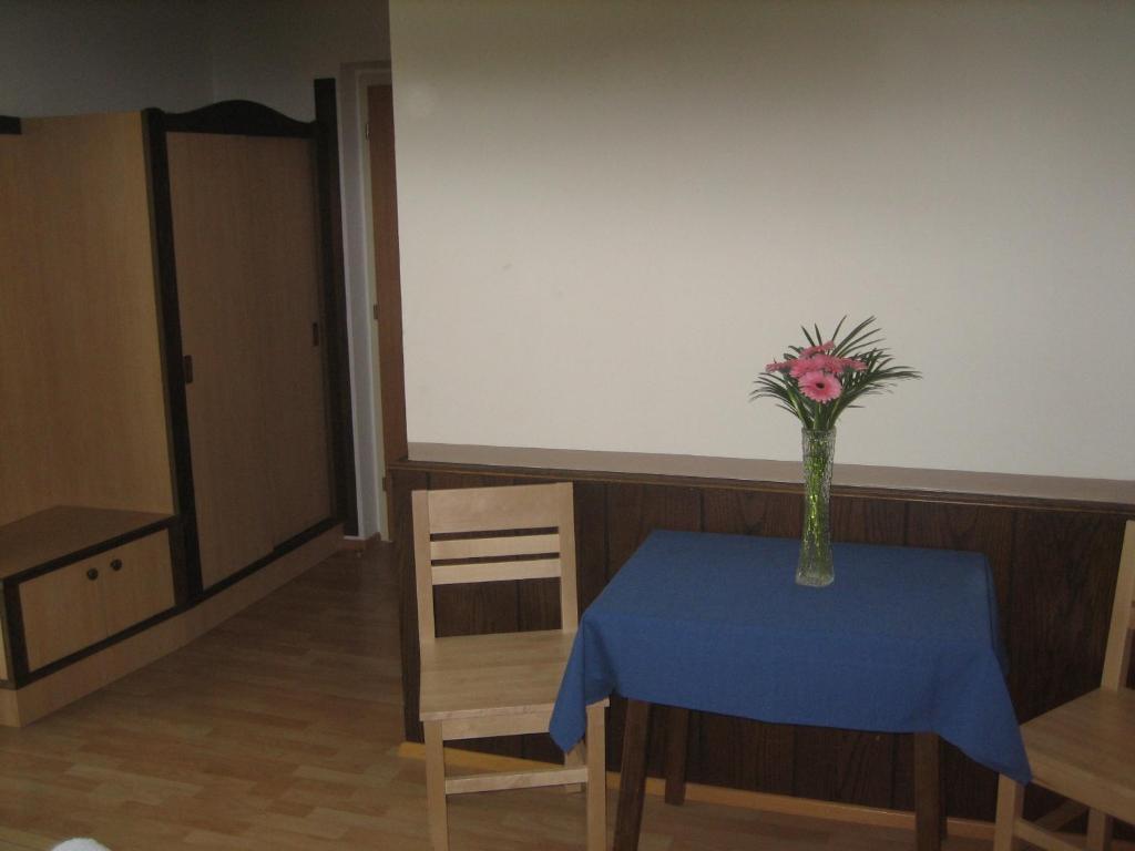 ホテル ペンション プラントナー インスブルック 部屋 写真